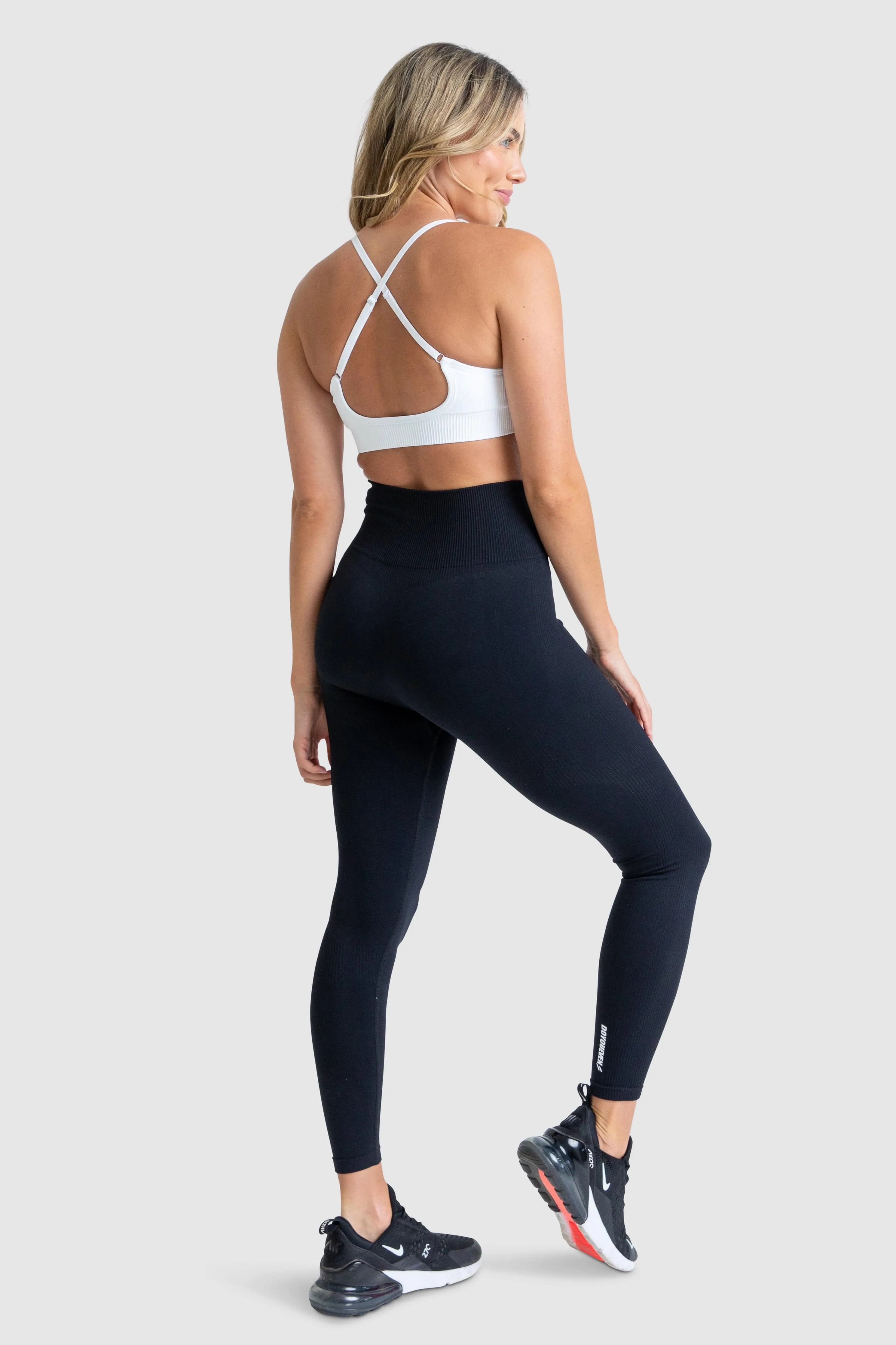 Impact Seamless Crop - White