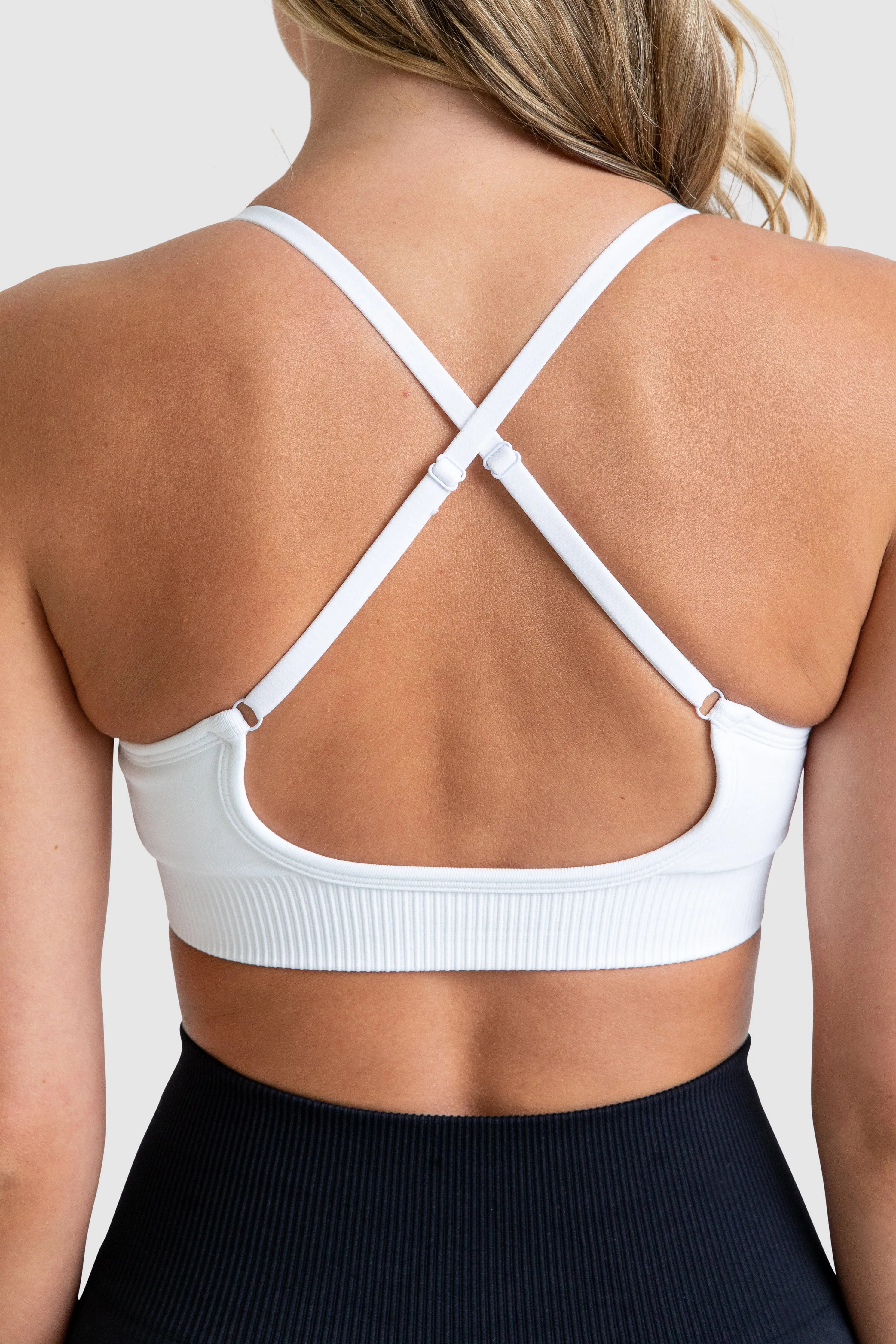 Impact Seamless Crop - White
