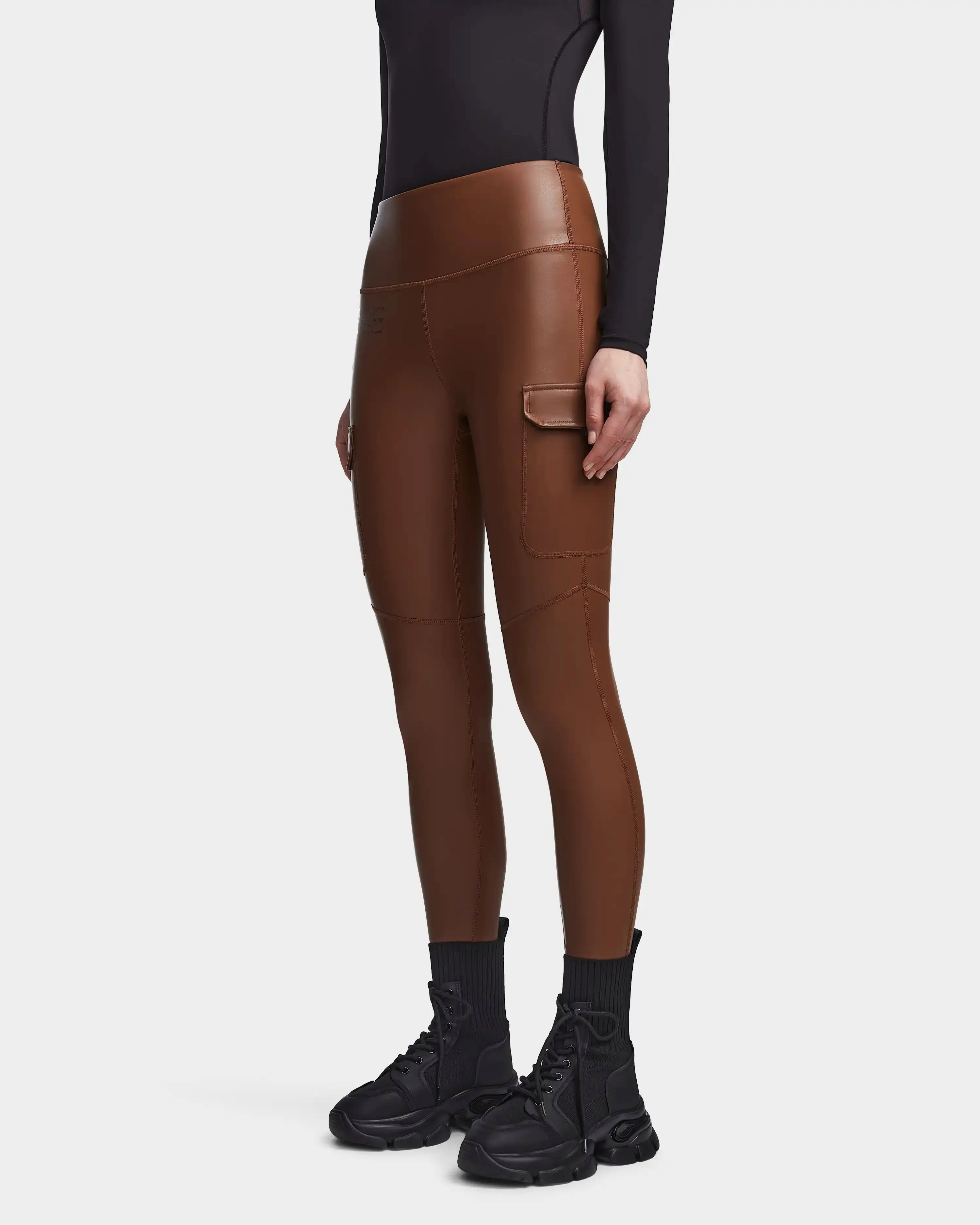 SIEN L WOMEN'S STRETCH VEGAN LEATHER CARGO LEGGINGS