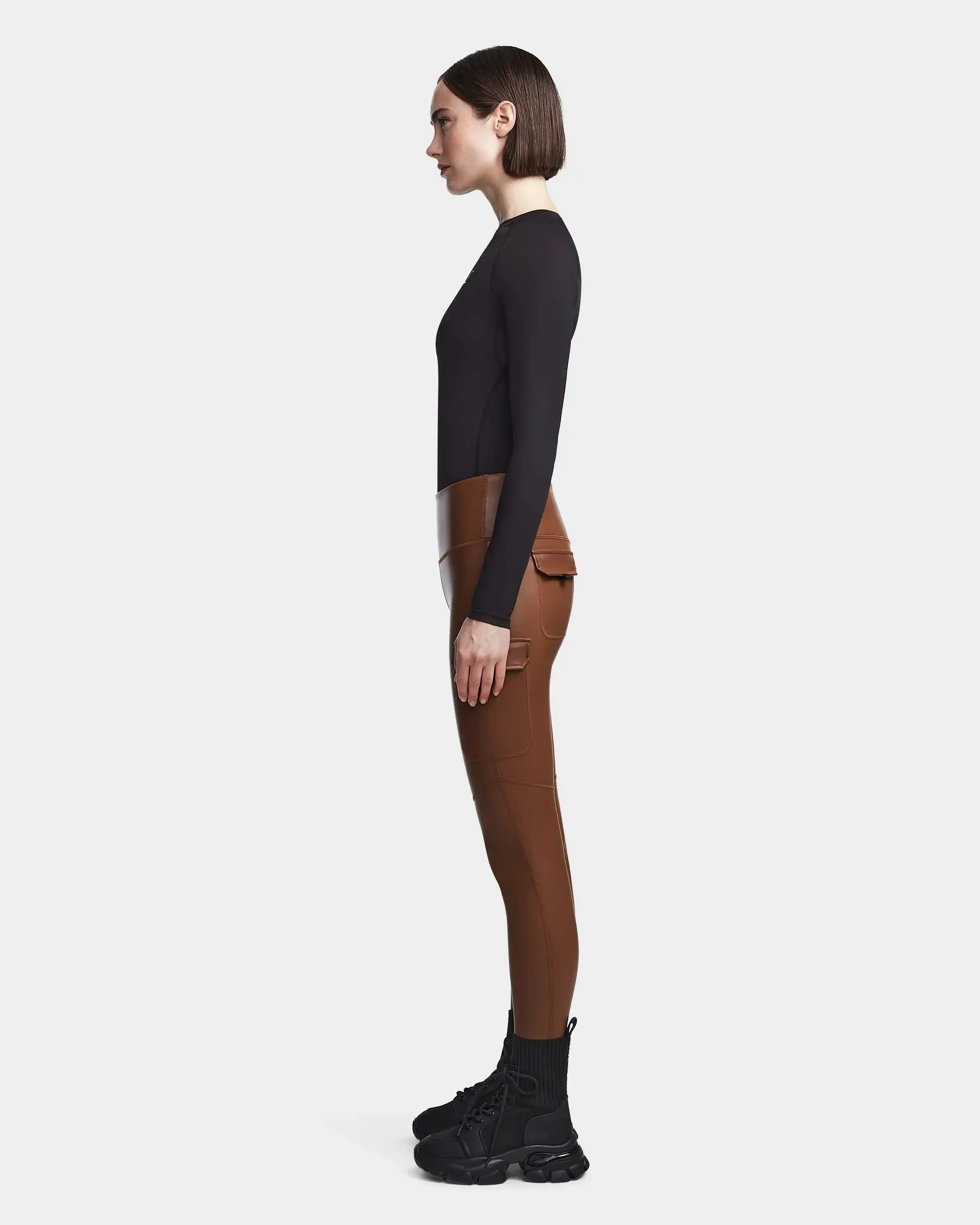 SIEN L WOMEN'S STRETCH VEGAN LEATHER CARGO LEGGINGS